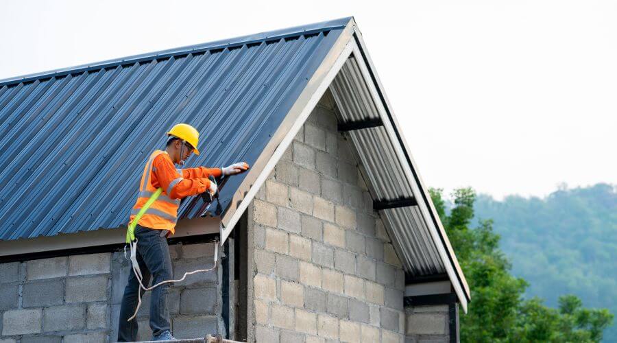 Professional gutter cleaning in Marlborough, MA